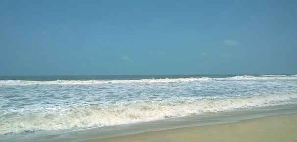 Benaulim Beach Waves